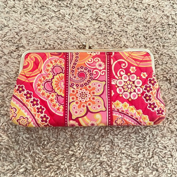 EUC - Vera Bradley Raspberry Fizz Clutch - Picture 3 of 4